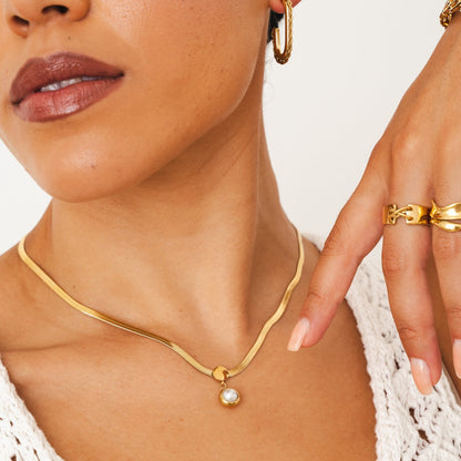 Snake-Style Necklace with Pearl Pendant